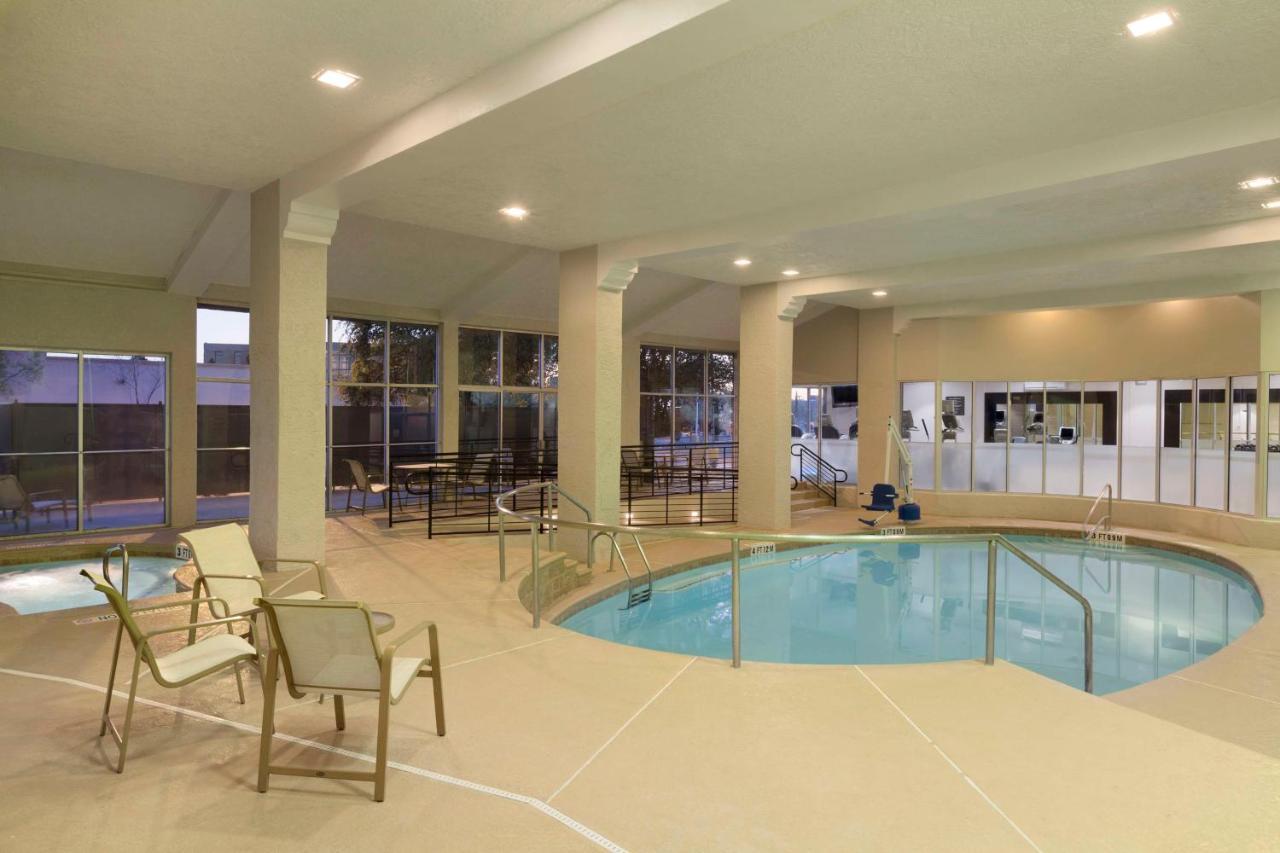 Embassy By Hilton Hotel 3*