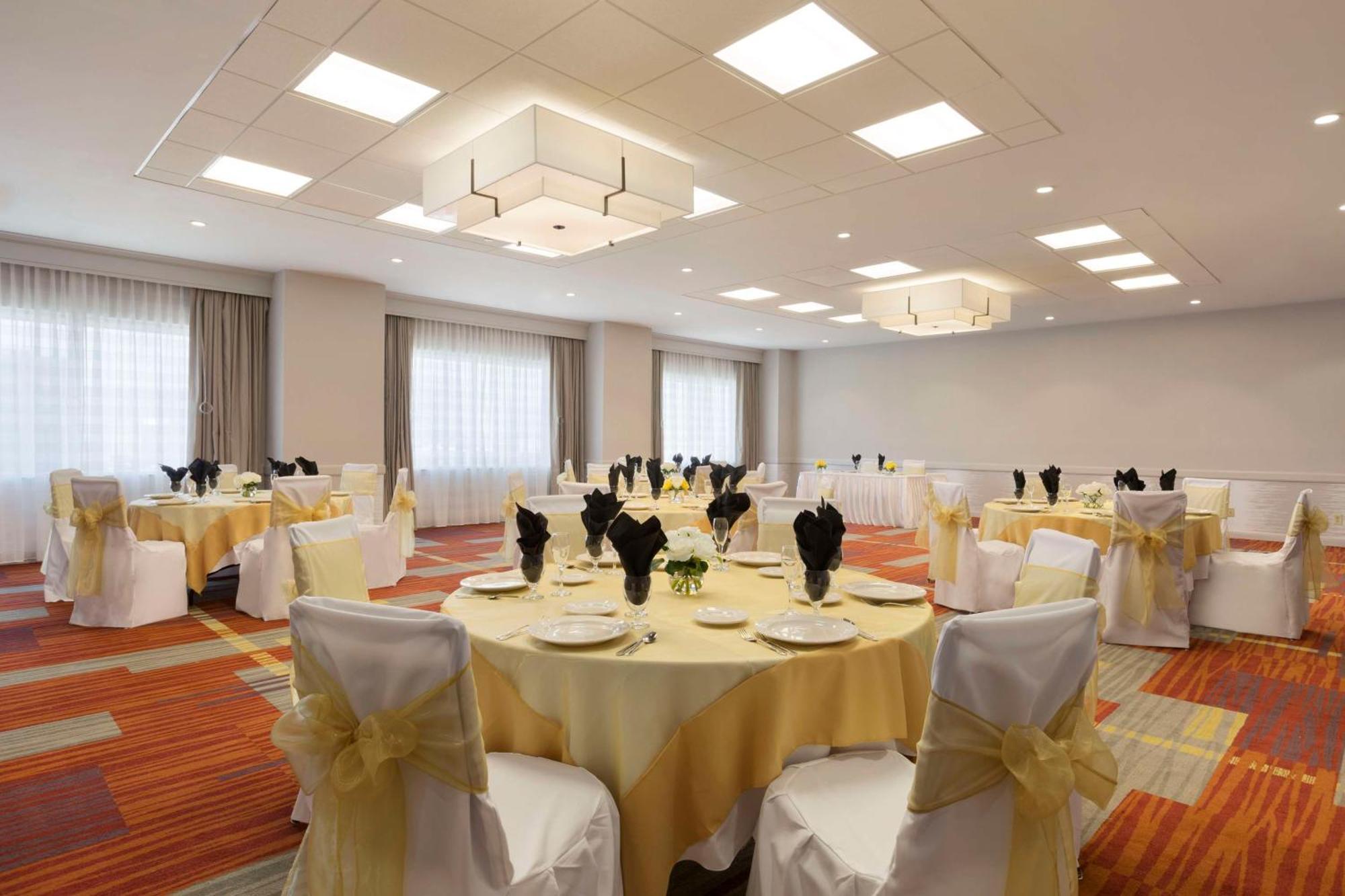 Hotel Embassy By Hilton
