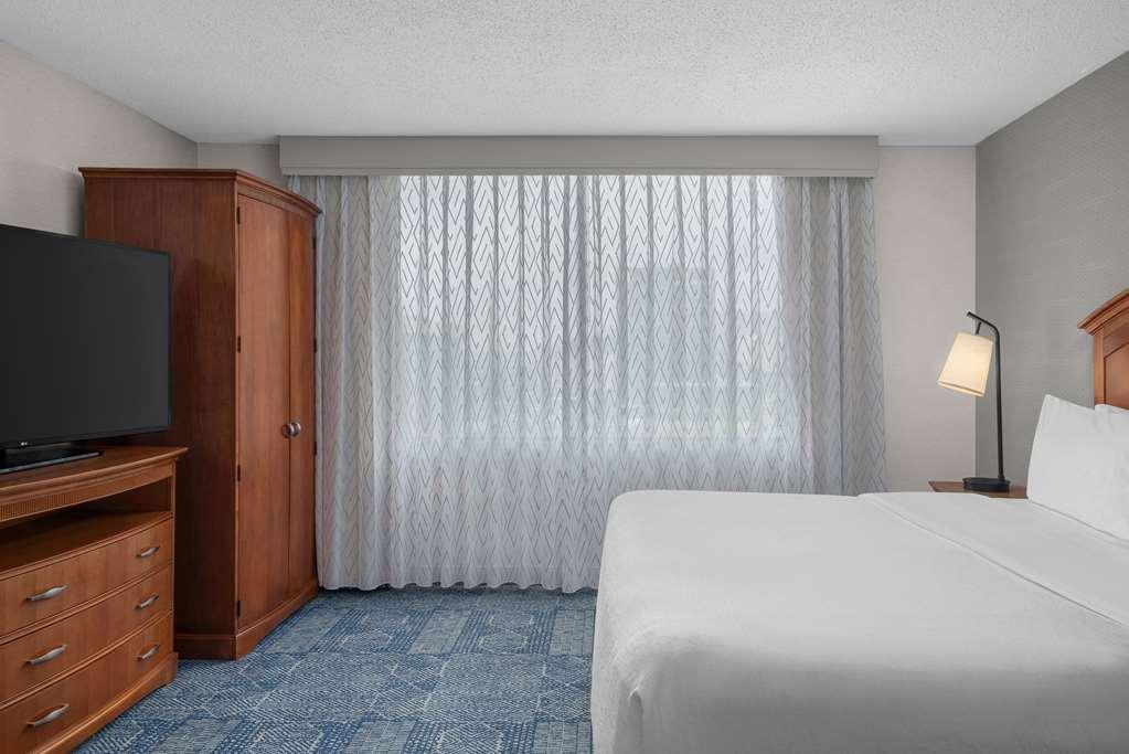 Hotel Embassy By Hilton 3*