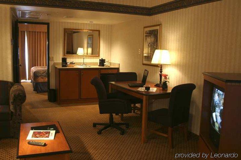 Hotel Embassy By Hilton