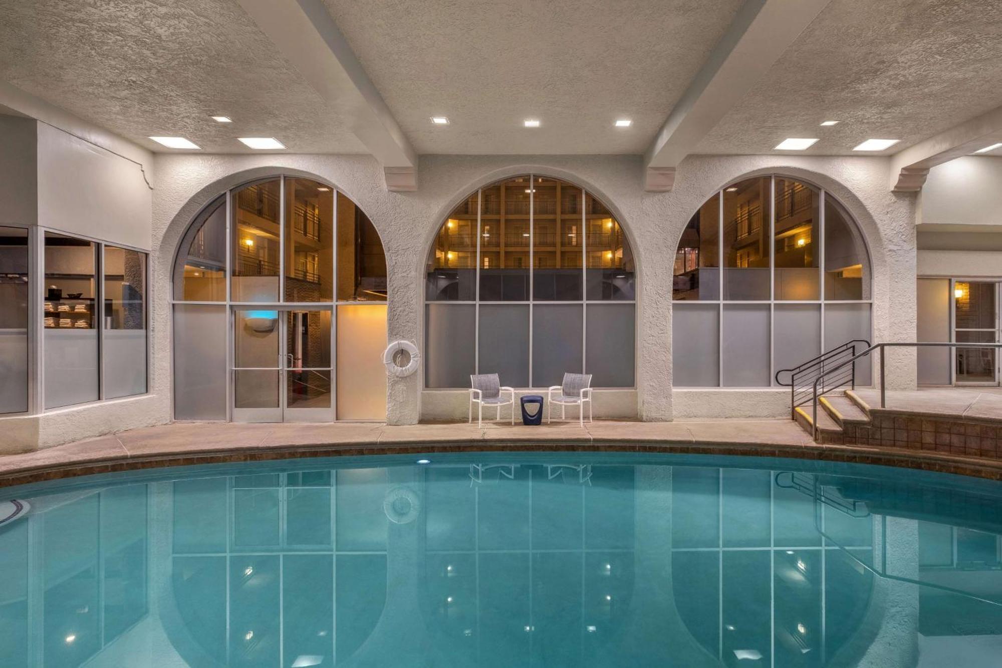 Hotel Embassy By Hilton El Paso